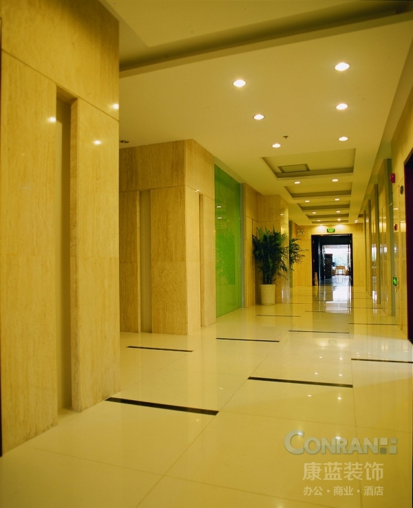 荷風(fēng)餐廳過道裝修效果