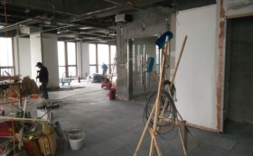 深圳裝修公司-康藍(lán)建設(shè)案例，走進(jìn)建活貿(mào)易裝修現(xiàn)場(chǎng)